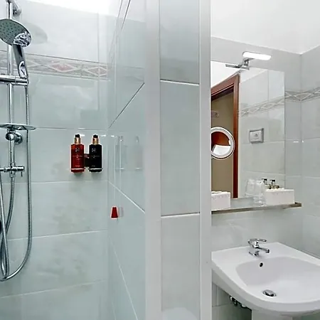 Casa Santa Sofia 3* ローマ